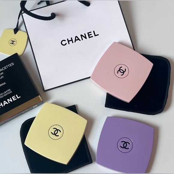 CHANEL DUAL COMPACT MIRROR - LIMITED STOCK PURPLE WITH BOX/VELVET DUSTBAG - Picture 9 of 16
